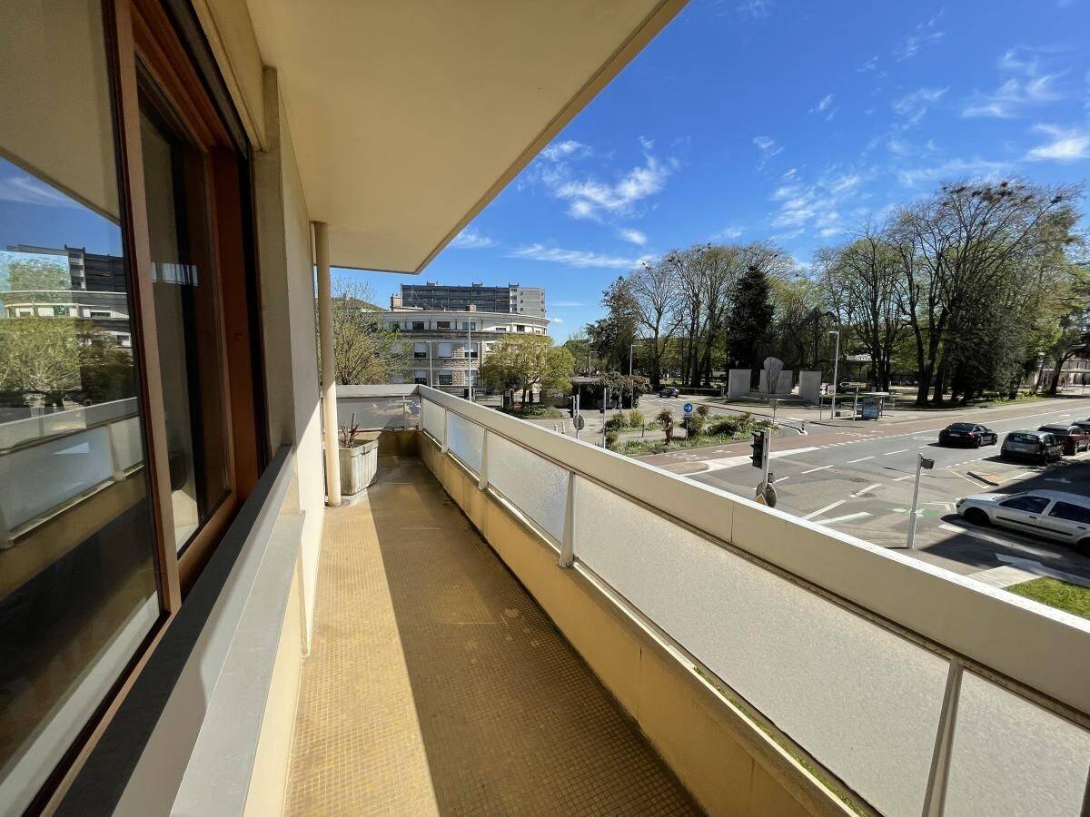 Appartement 5 pièces 129 m² · à Bourg-en-Bresse · 128,8 m² · 175 000 €