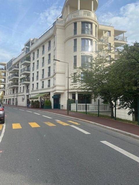 Appartement 2 pièces 37 m² · à Suresnes · 37,4 m² · 1 162 €