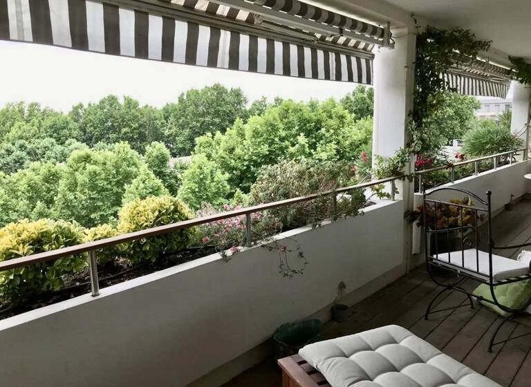 Appartement en viager occupé Bouquet 265 000 € 6 pièces 3<br/>chambres 143 m²<br/>superficie 2/3<br/>étage Arles 13200