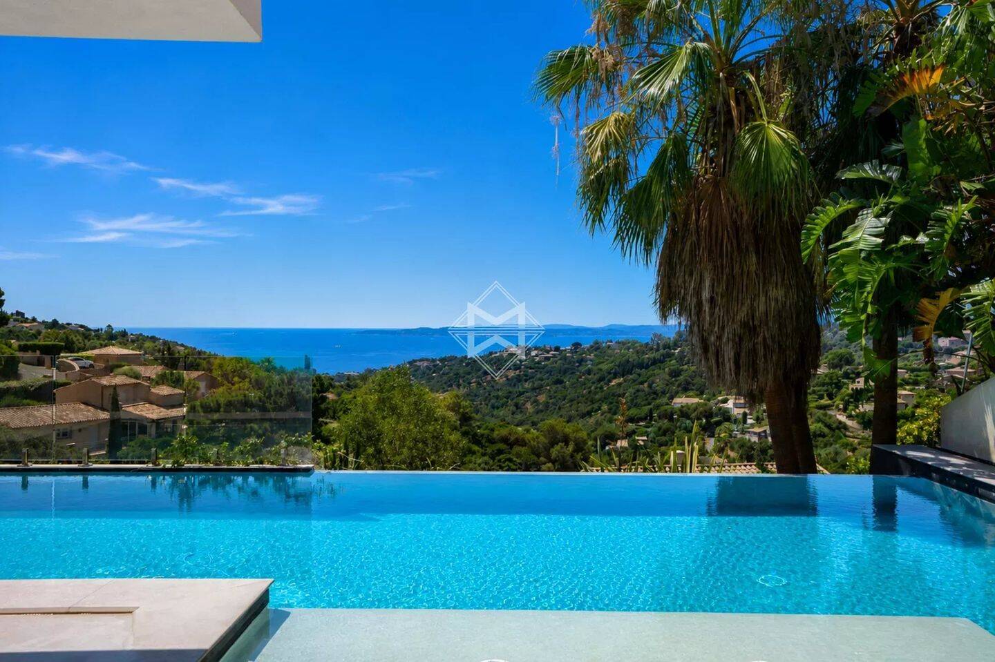 Maison 5 pièces 325 m² · à Roquebrune-sur-Argens · 325 m² · 3 969 000 €