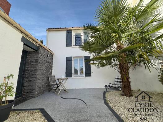 Maison à vendre 349 900 € 5 pièces 1 chambre 133 m² 273 m² de terrain Thairé 17290