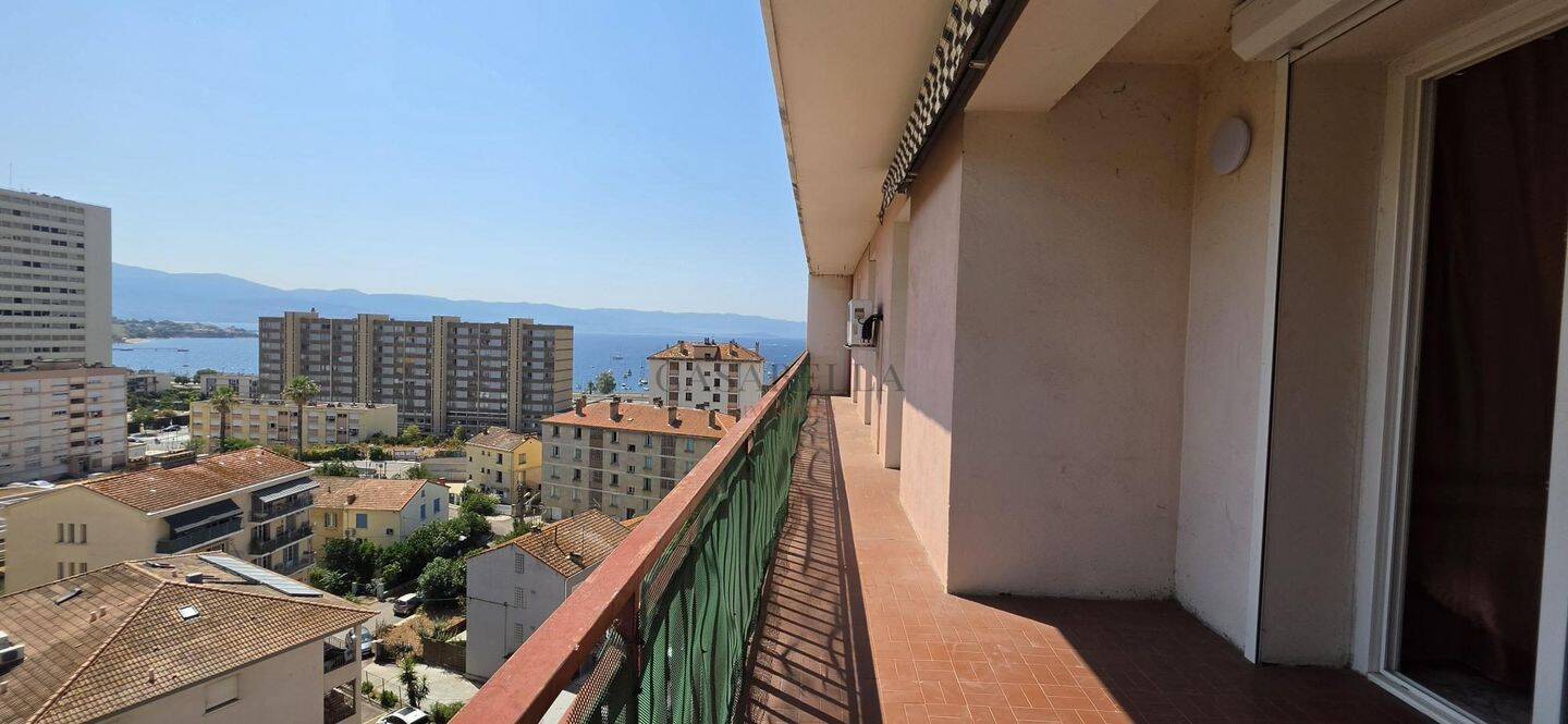 Appartement 3 pièces 70 m² · à Ajaccio · 70 m² · 205 000 €