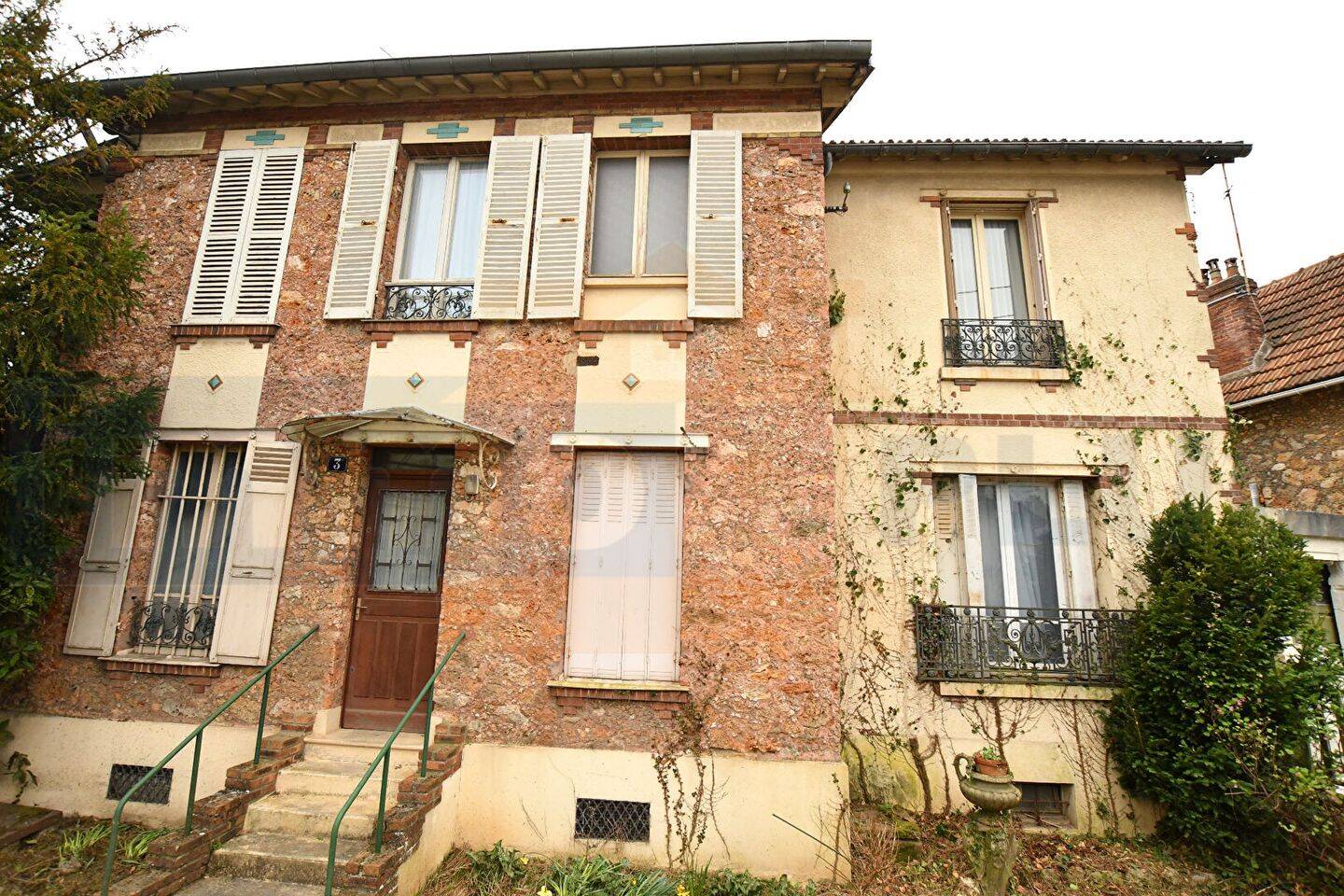 Maison 7 pièces 160 m² · à Saint-Cyr-l'École · 160 m² · 446 250 €