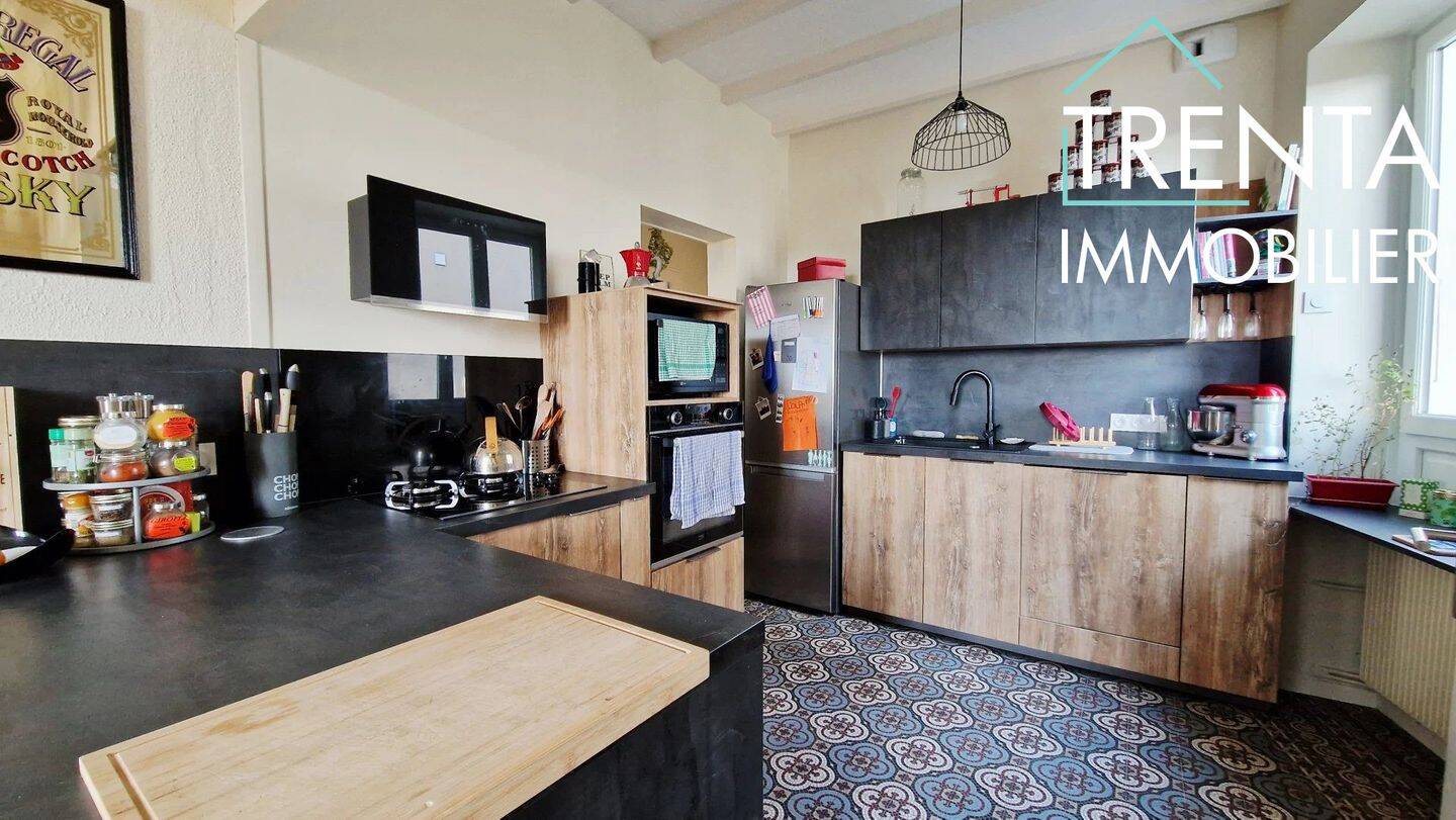 Appartement 4 pièces 77 m² · à Voiron · 76,7 m² · 980 €