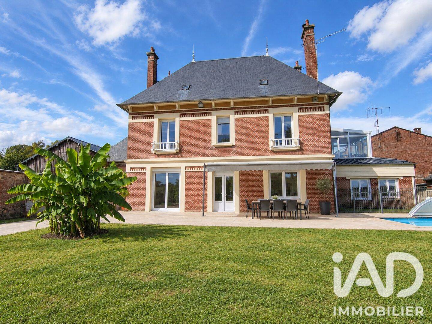 Maison 9 pièces 260 m² · à Saint-Simon · 260 m² · 416 500 €