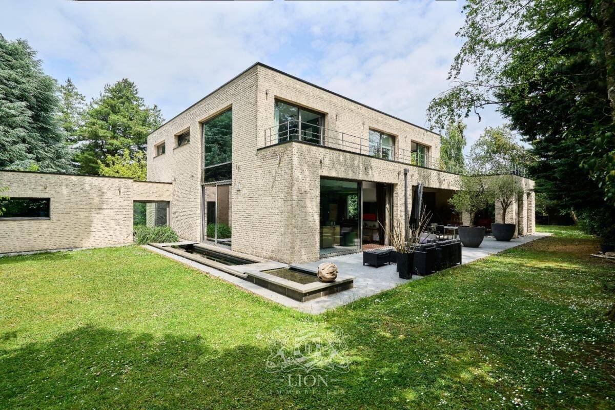 Maison 5 pièces 372 m² · à Mouvaux · 372 m² · 4 500 €