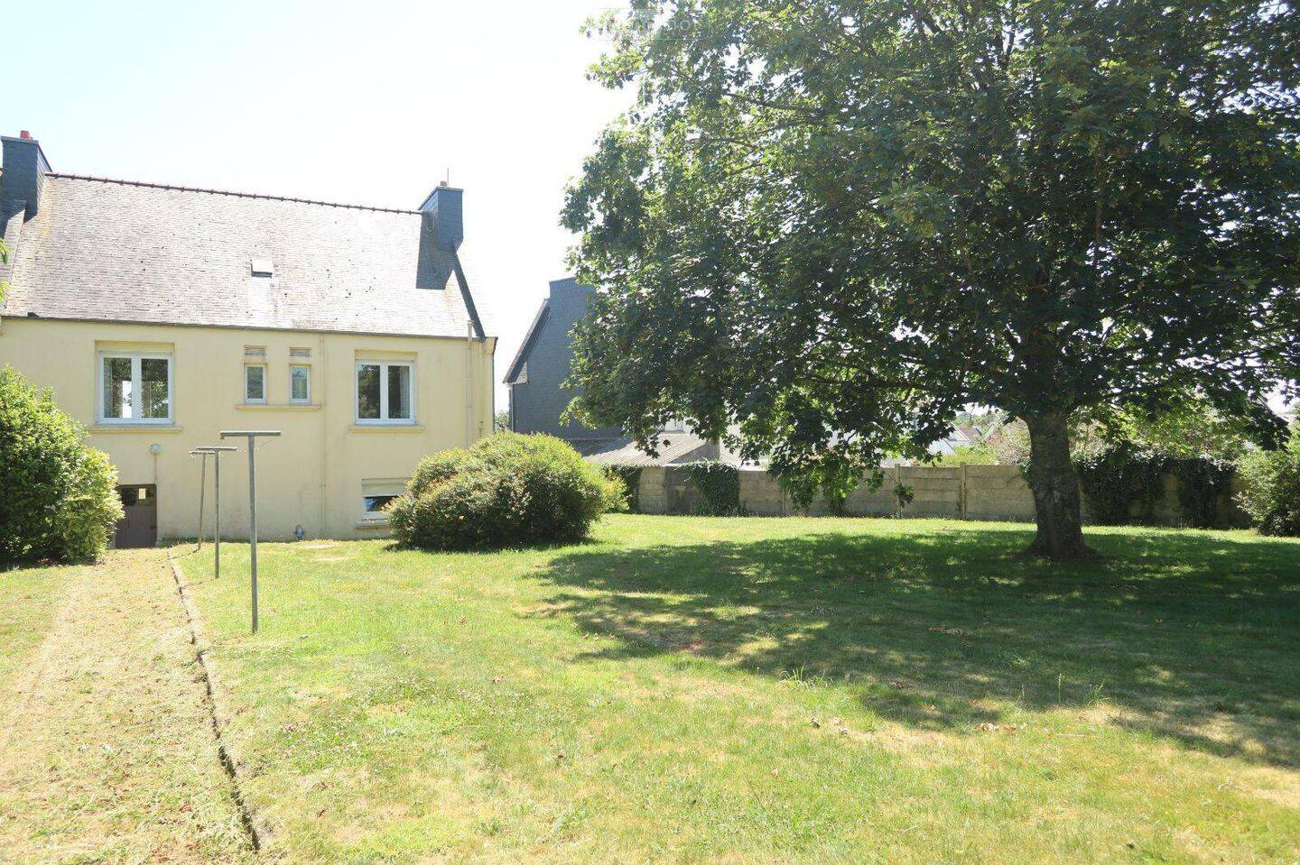Maison 4 pièces 101 m² · à Hanvec · 101 m² · 136 120 €