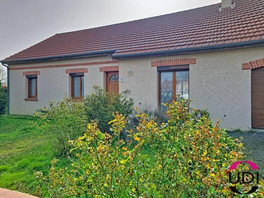 Maison de plain-pied à vendre 162 000 € 4 pièces 3 chambres 99 m² 800 m² de terrain Chamblet 03170