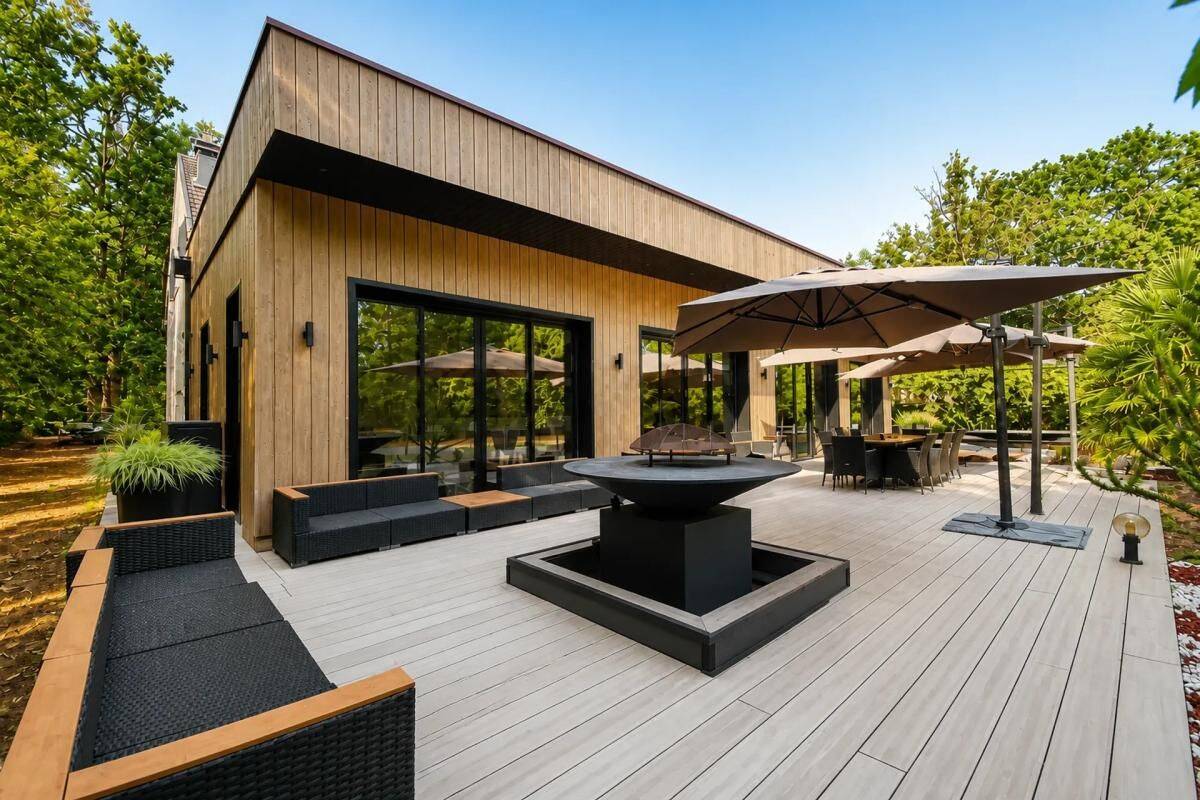 Maison 8 pièces 245 m² · à Lamorlaye · 245 m² · 929 000 €