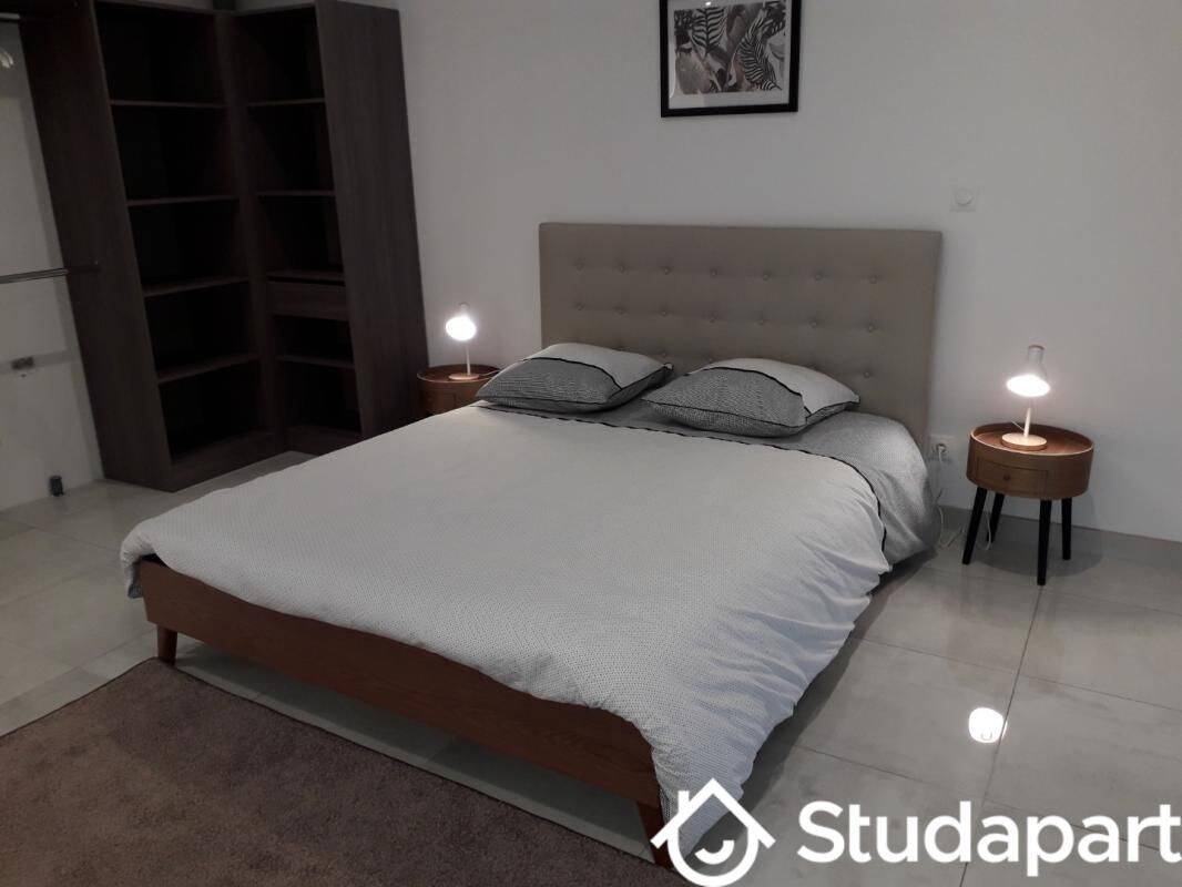 1 pièce 12 m² · à Croix-Chapeau · 12 m² · 540 €