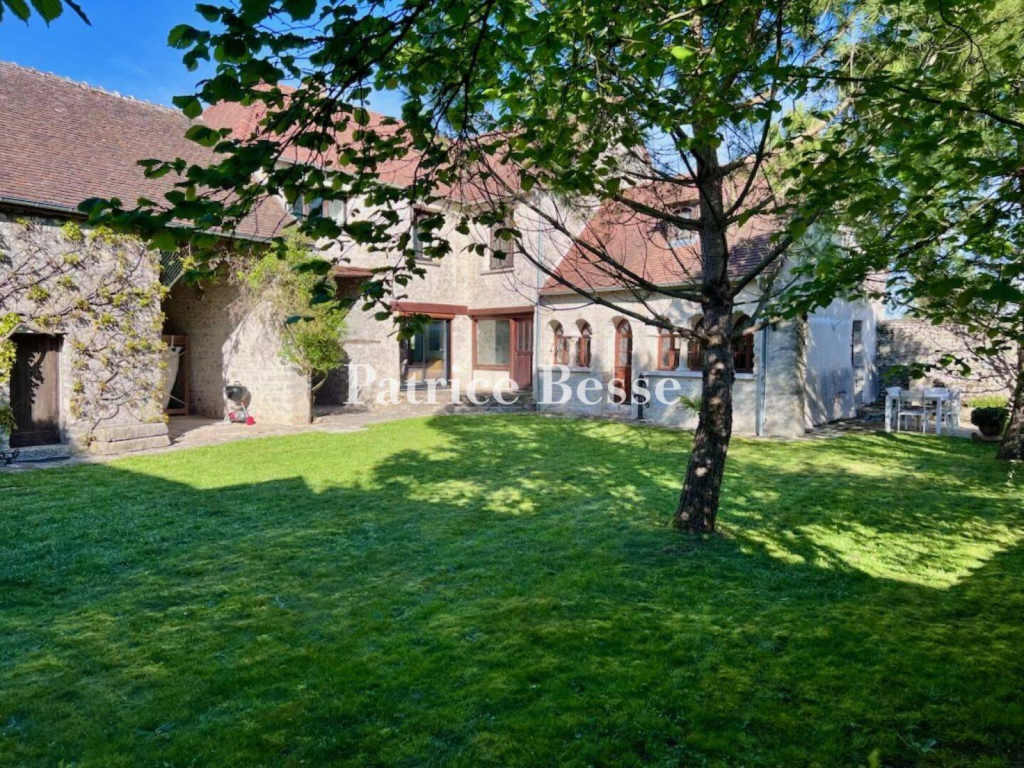 Maison 6 pièces 180 m² · à Puiseaux · 180 m² · 399 000 €