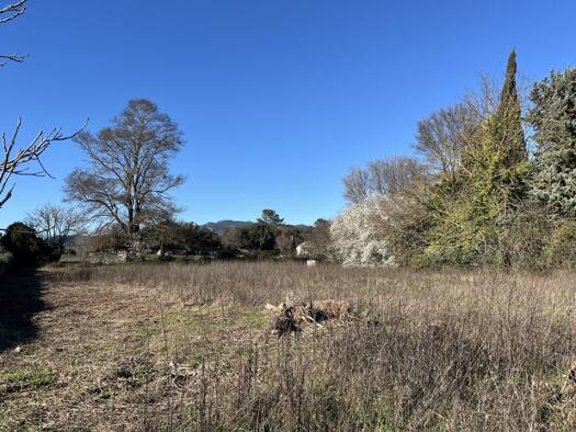 Terrain constructible à vendre 140 000 € 800 m² de terrain Néoules 83136