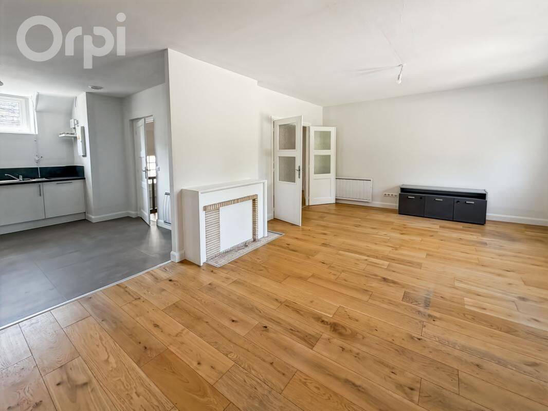 Appartement 4 pièces 131 m² · à Senlis · 130,9 m² · 1 750 €