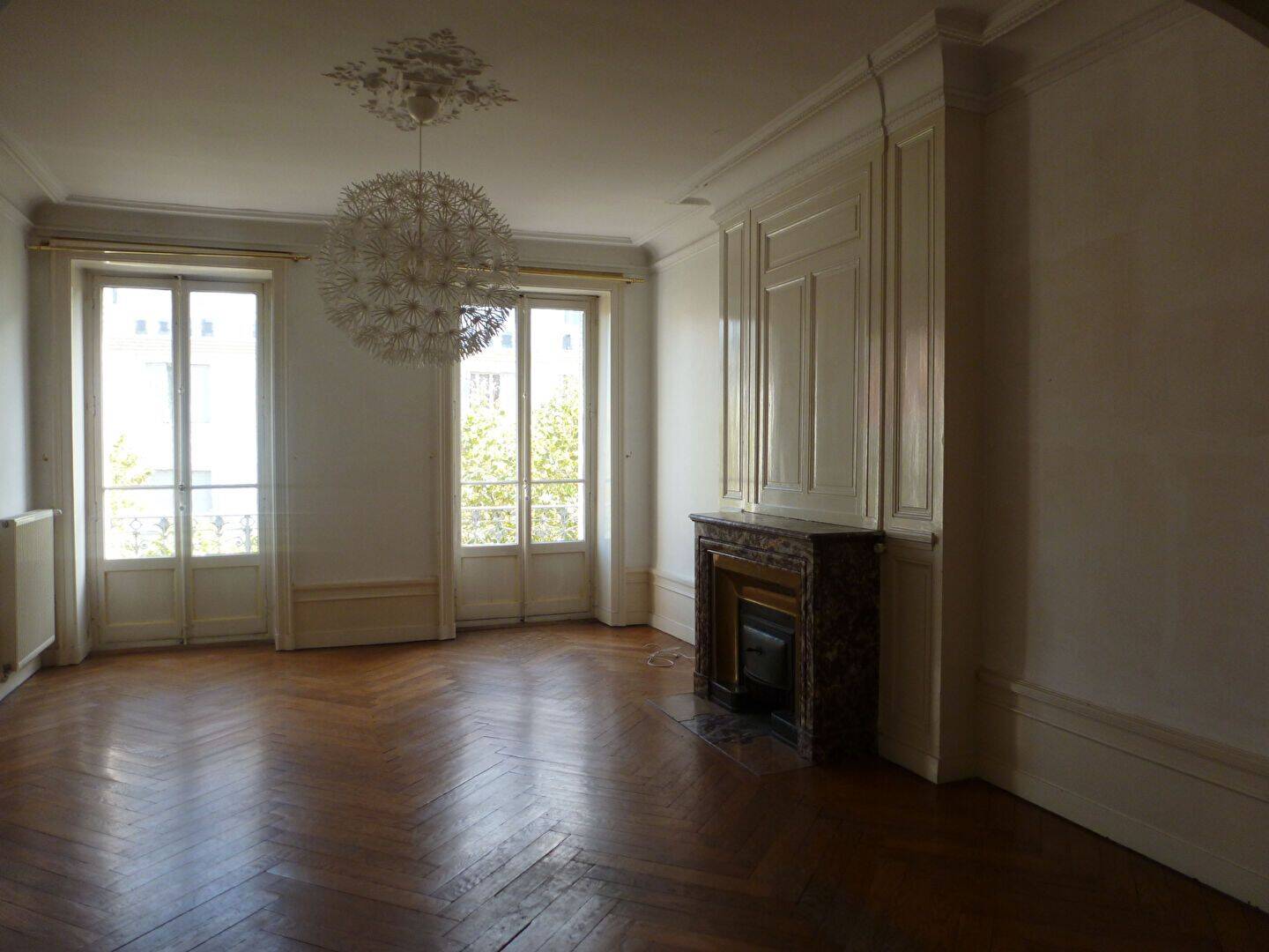 Appartement 3 pièces 118 m² · à Lyon 3ème Arrondissement · 117,5 m² · 1 634 €/mois