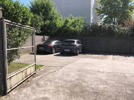 Parking à louer 80 € 12 m² Le Pré Gentil Rosny-sous-Bois 93110