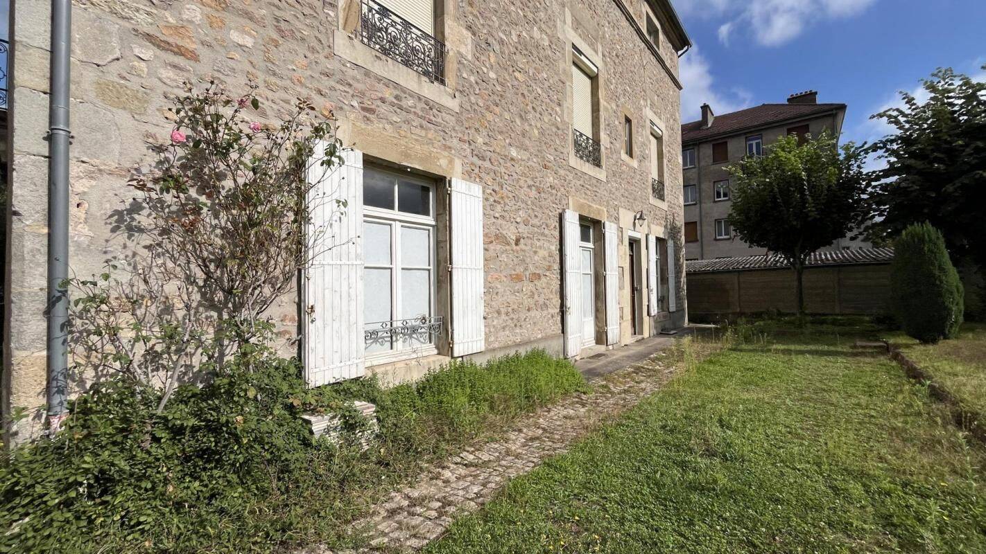 Maison 12 pièces 335 m² · à Autun · 335 m² · 280 000 €