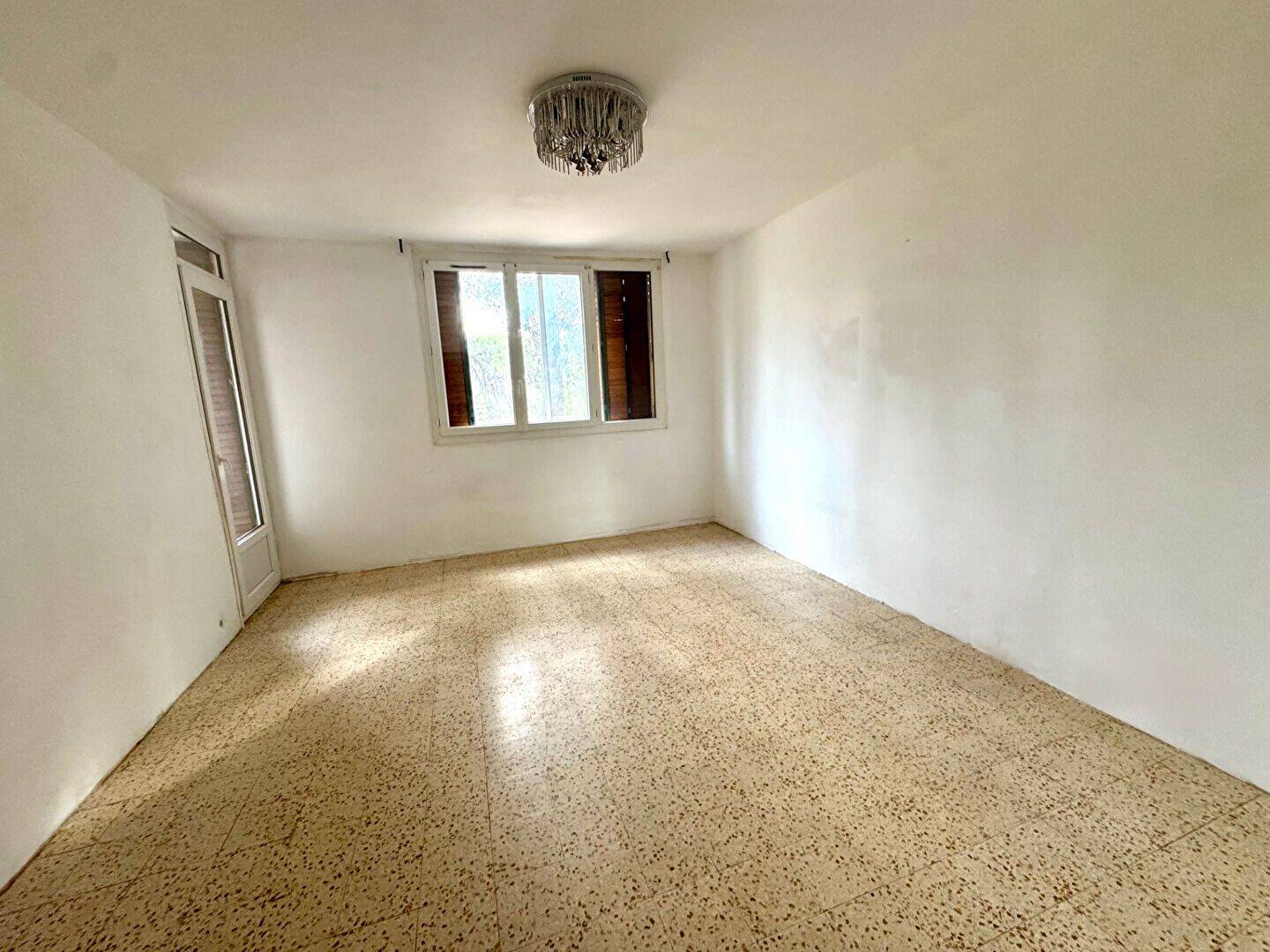 Appartement 3 pièces 54 m² · à Nîmes · 54 m² · 525 €