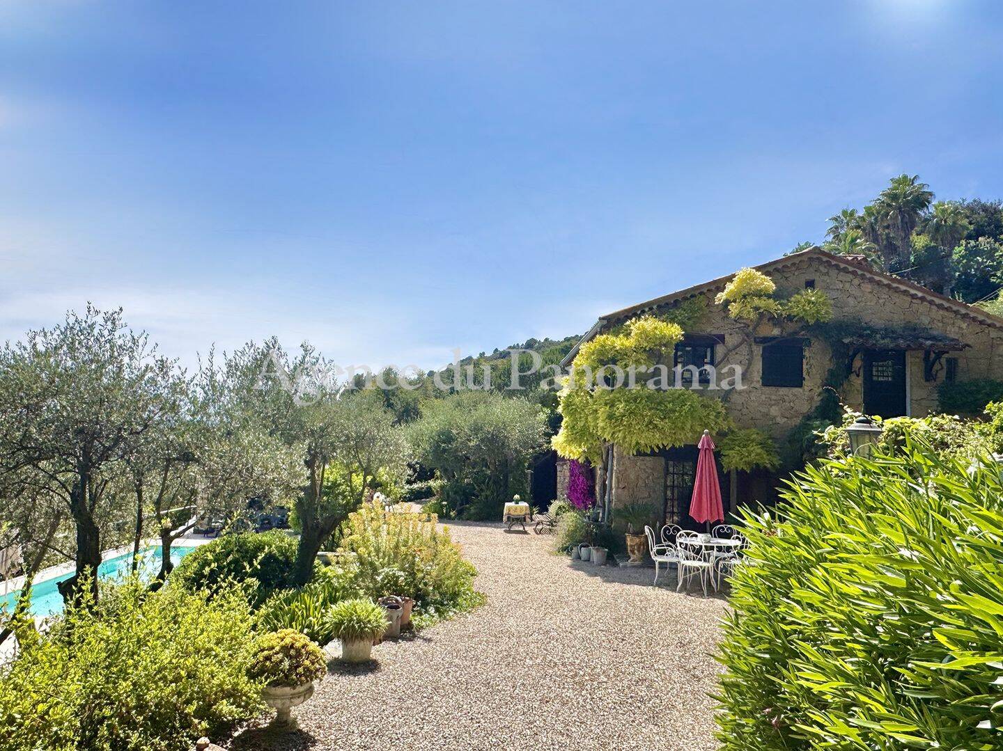 Maison 5 pièces 153 m² · à Le Tignet · 152,6 m² · 850 000 €