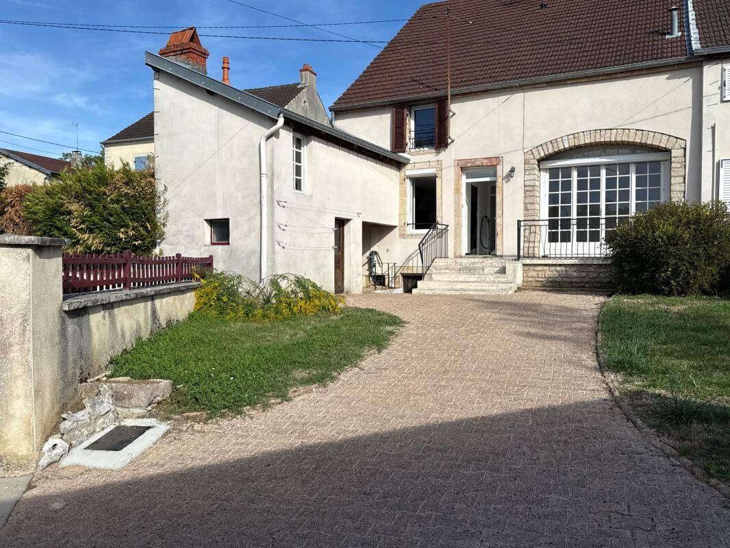 Maison 5 pièces 126 m² · à Monnières · 126 m² · 215 000 €