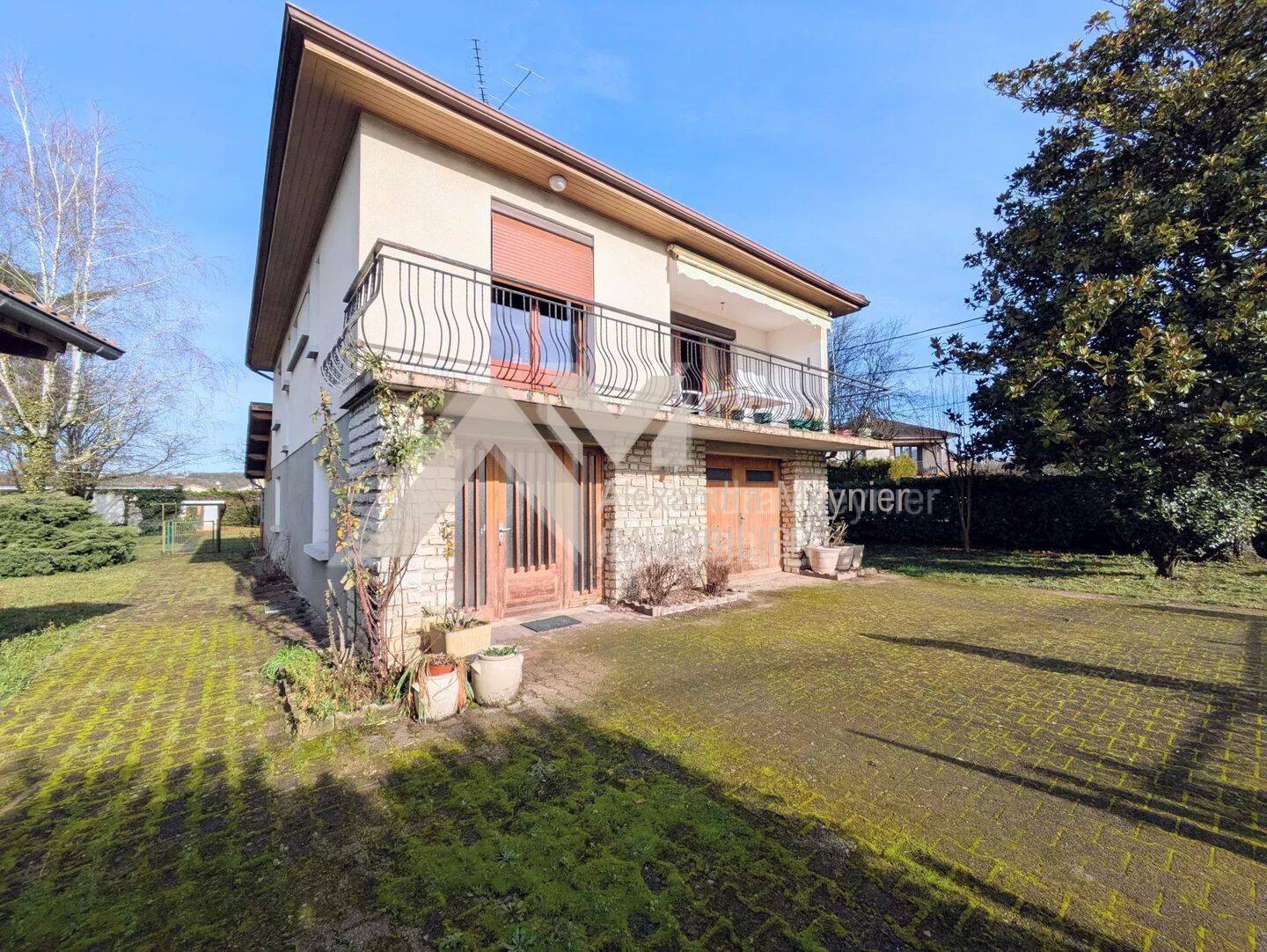 Maison 5 pièces 109 m² · à Saint-Romans · 109 m² · 220 000 €