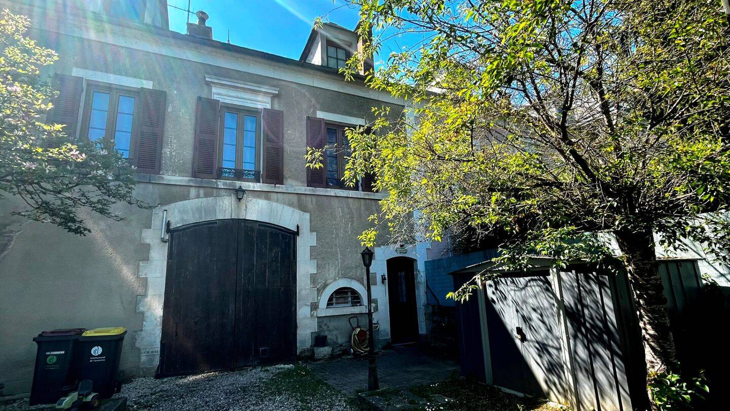 Maison 7 pièces 195 m² · à Appoigny · 195 m² · 199 000 €