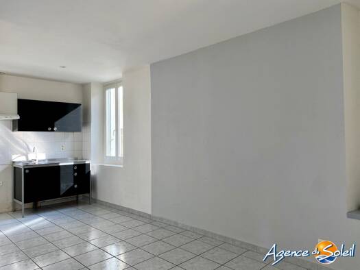 Appartement à louer 345 € 2 pièces 1 chambre 39,9 m² Étage 1/1 Olonzac 34210