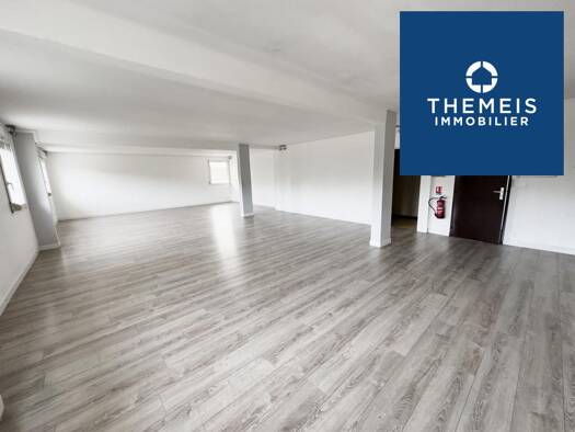 Local commercial à louer 1 070 € 125 m² de surface de vente Sud Rambouillet 78120