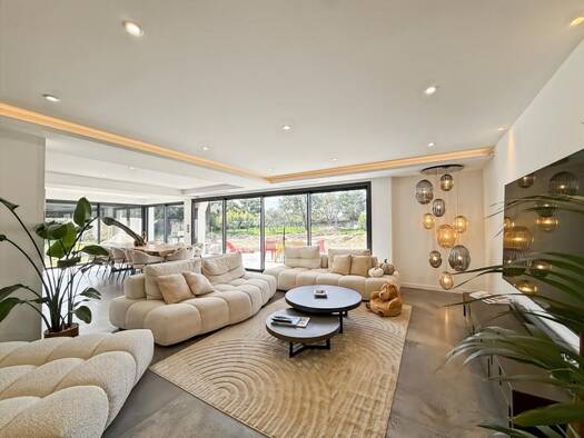 Maison à vendre 1 584 000 € 5 pièces 4 chambres 215 m² 3 080 m² de terrain Saint-Rémy-de-Provence 13210