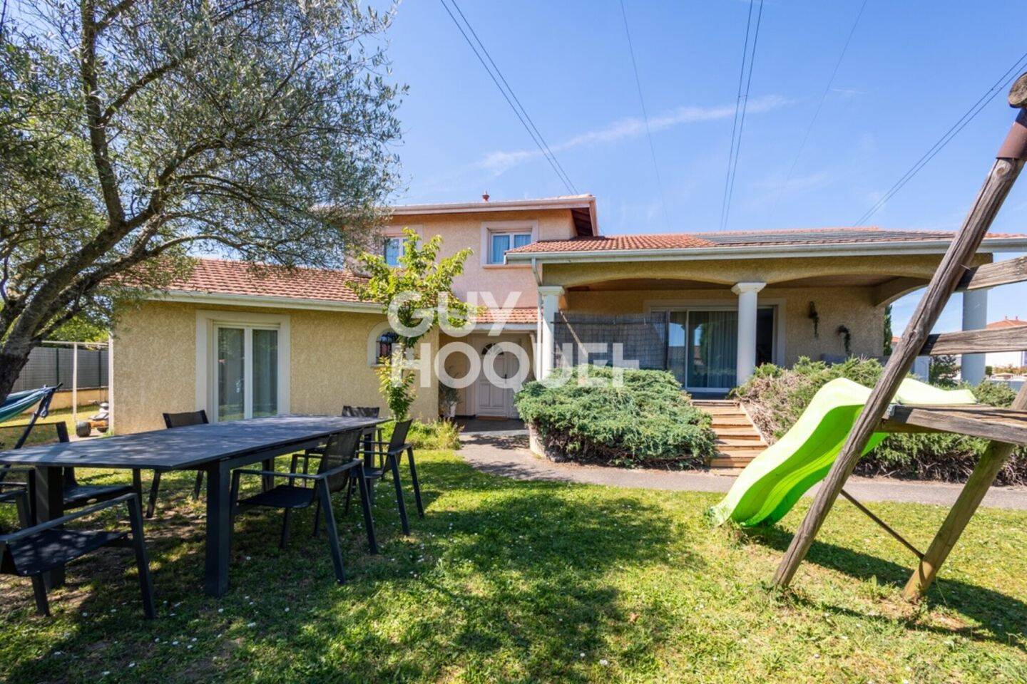 Maison 5 pièces 135 m² · à Jonage · 135 m² · 2 050 €/mois