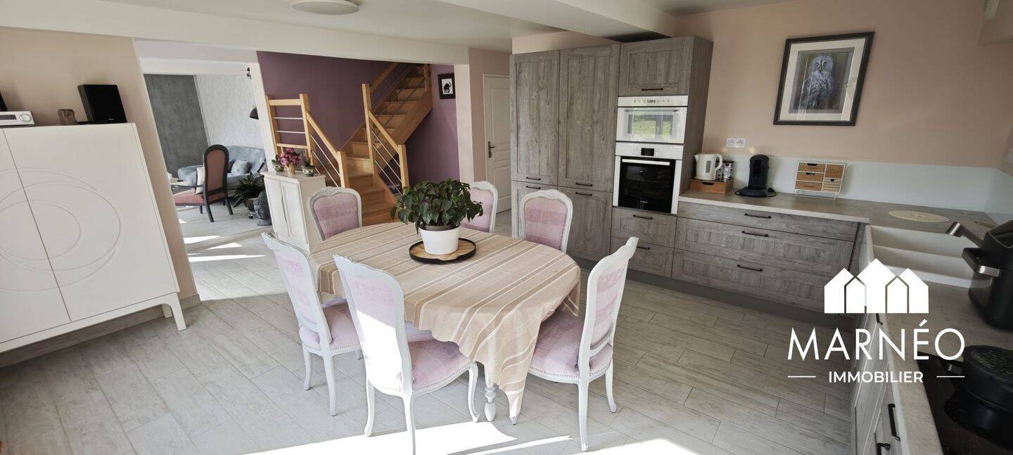 Maison 6 pièces 192 m² · à Mailly-le-Camp · 192 m² · 245 000 €