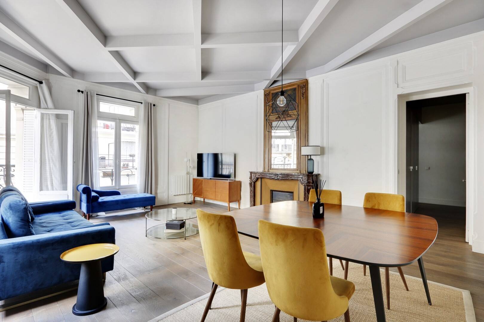 Appartement 3 pièces 100 m² · à Paris 16ème Arrondissement · 100 m² · 4 090 €/mois