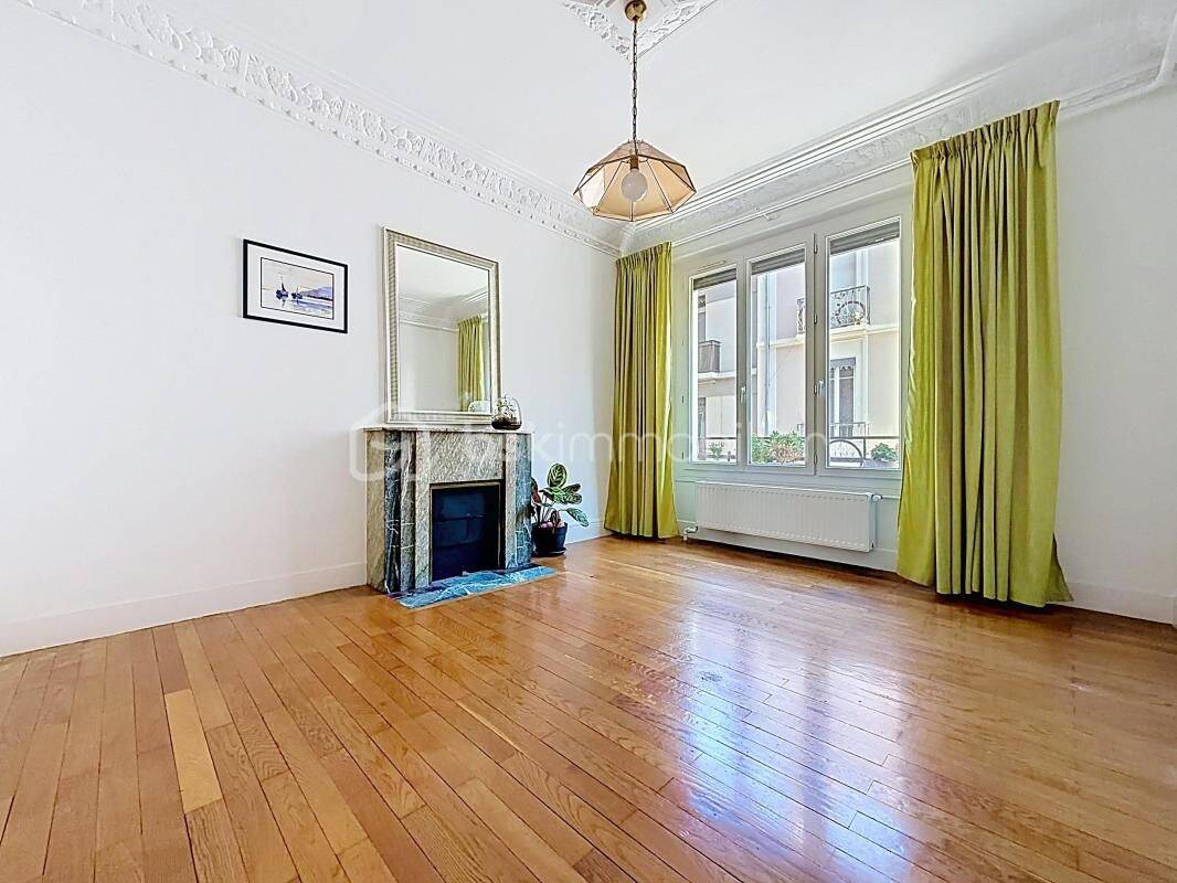 Appartement 3 pièces 70 m² · à Grenoble · 69,8 m² · 225 000 €