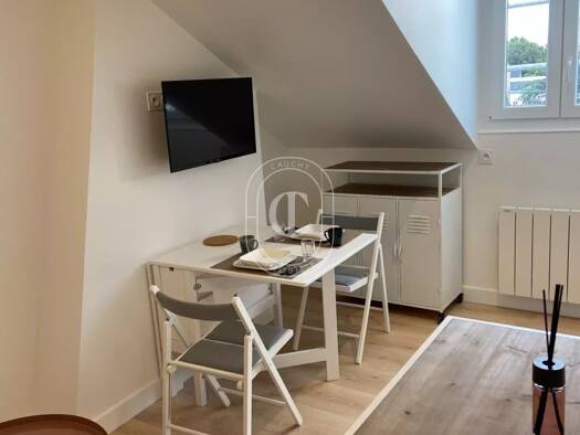 Appartement à vendre 210 000 € 2 pièces 2 chambres 35,5 m² 3ème étage Gare Chatou 78400