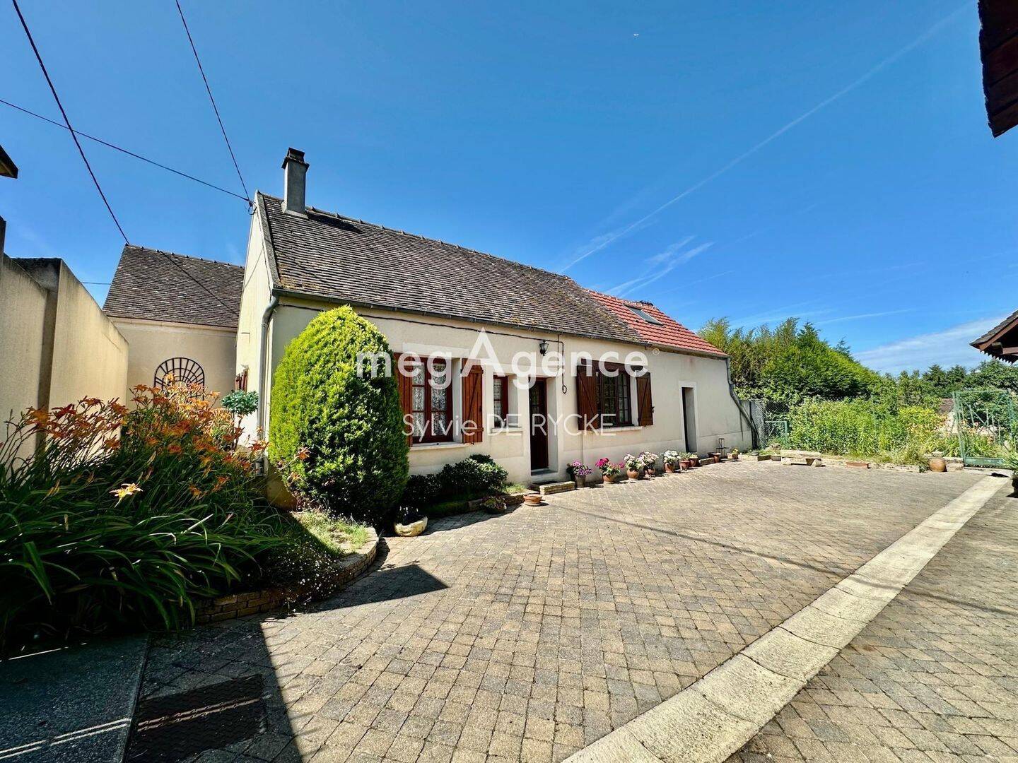 Maison 5 pièces 118 m² · à Villeblevin · 118 m² · 170 000 €
