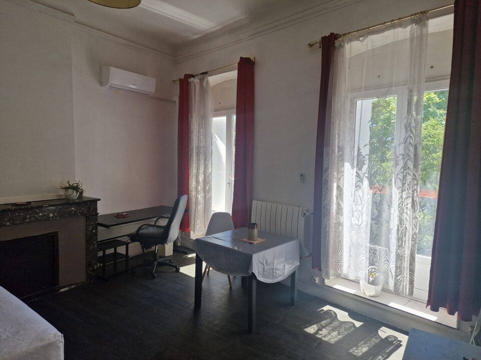 Appartement 1 pièce 28 m² · à Béziers · 28 m² · 450 €