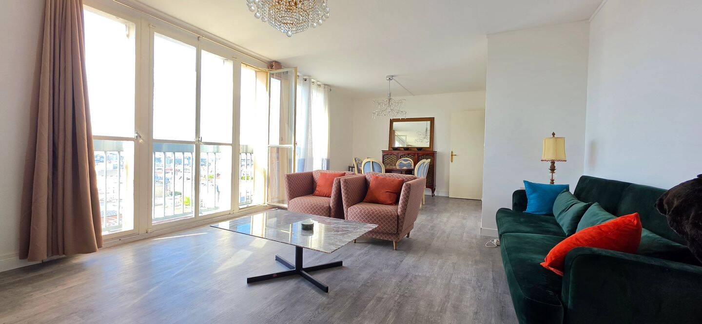 Appartement 4 pièces 91 m² · à Paris 19ème Arrondissement · 91 m² · 2 400 €