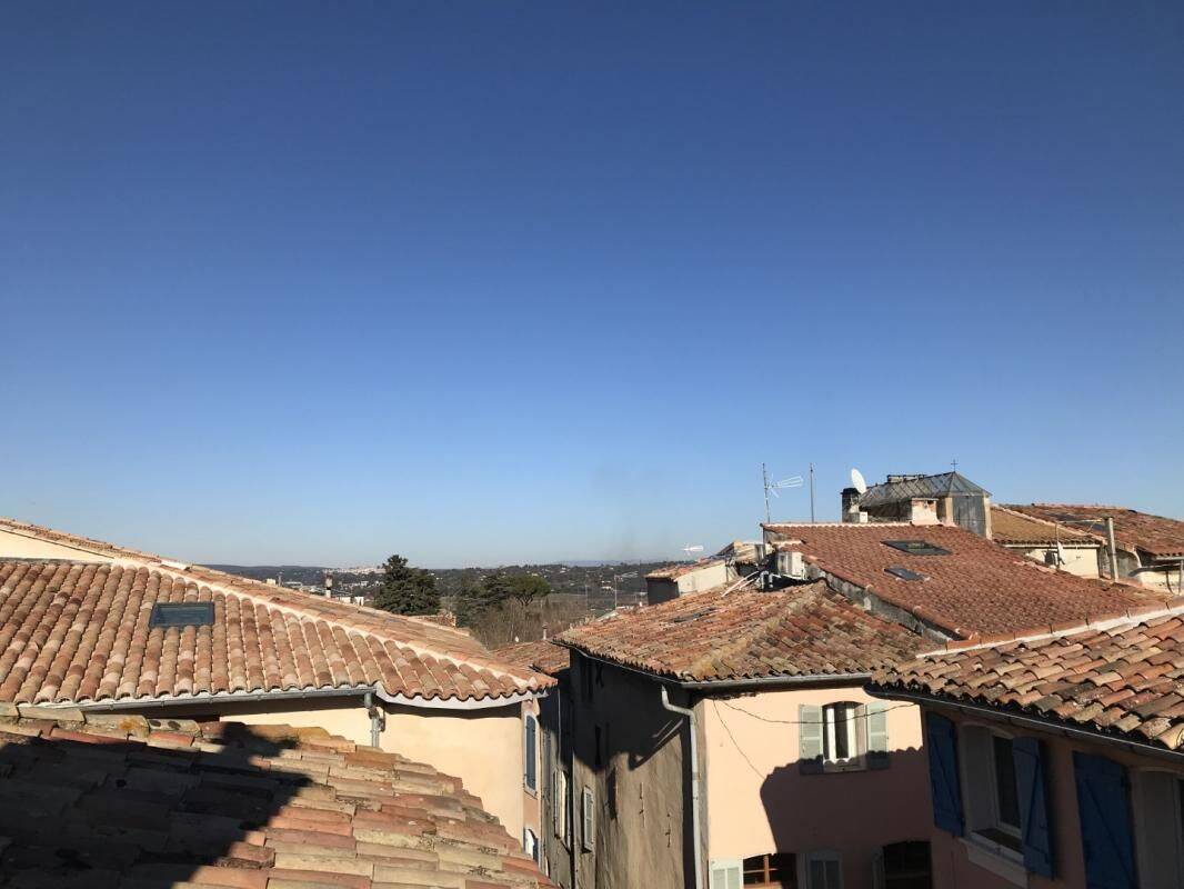 Appartement 4 pièces 94 m² · à Saint-Maximin-la-Sainte-Baume · 94 m² · 790 €