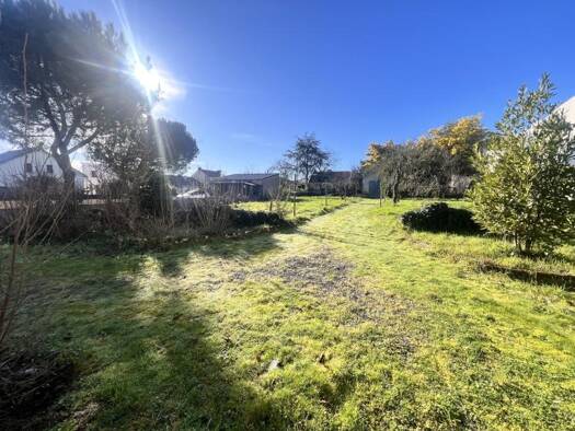 Maison de plain-pied à vendre 242 000 € 4 pièces 3 chambres 67 m² 1 081 m² de terrain Saint-Herblain 44800