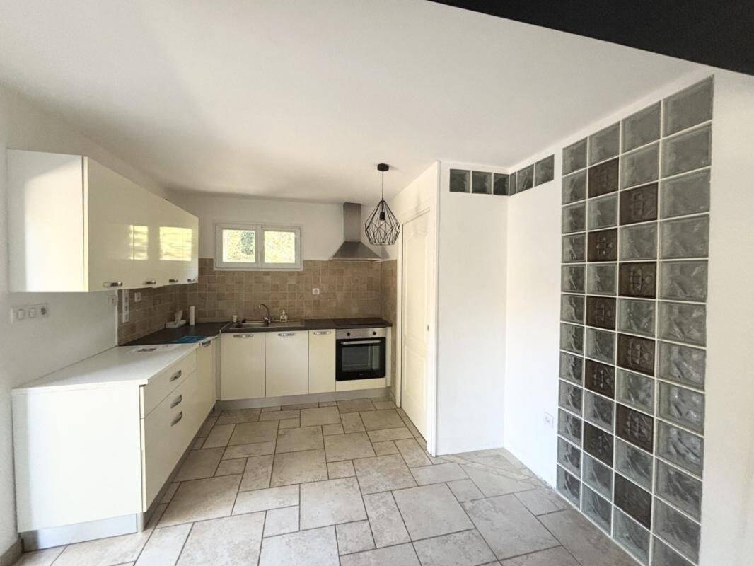 Maison 3 pièces 67 m² · à Saint-Chef · 67 m² · 895 €