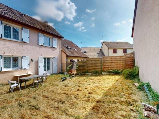 Maison à vendre 184 500 € 5 pièces 3 chambres 92 m² 204 m² de terrain La Madeleine Chartres 28000