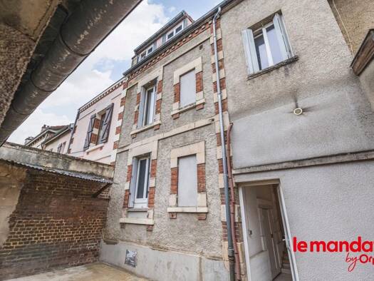 Immeuble à vendre 199 000 € Magenta 51530