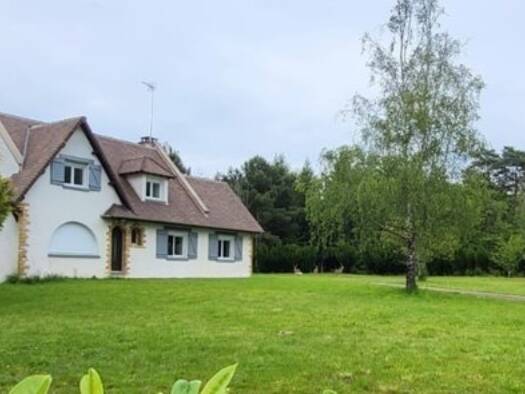 Maison à vendre 444 000 € 7 pièces 4 chambres 161 m² 19 110 m² de terrain Romorantin Est Romorantin-Lanthenay 41200