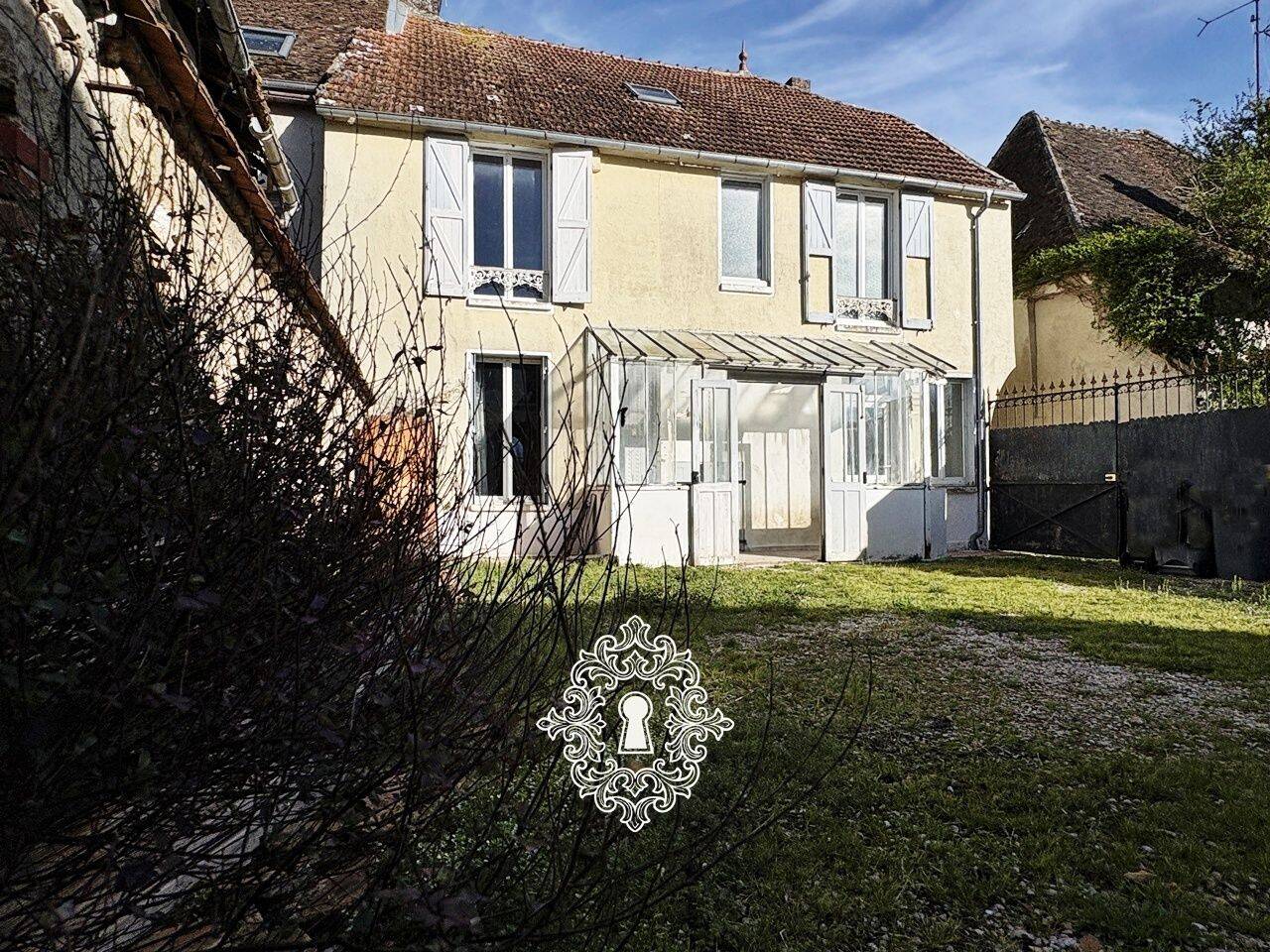 Maison 7 pièces 173 m² · à Traînel · 173 m² · 159 800 €