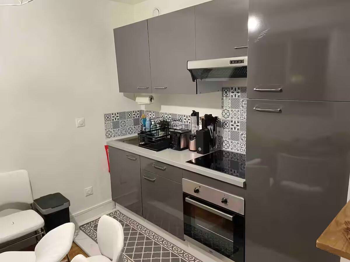 Appartement 1 pièce 33 m² · à Courbevoie · 33,3 m² · 1 200 €