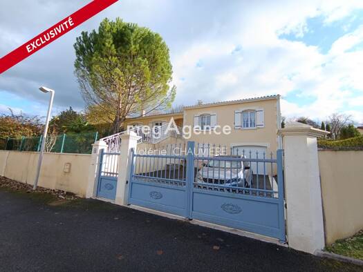 Maison à vendre 275 000 € 5 pièces 3 chambres 109 m² 1 004 m² de terrain Segonzac 16130