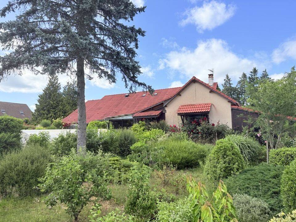 Maison 7 pièces 240 m² · à Saulieu · 240 m² · 249 000 €