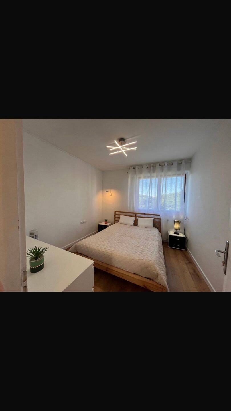 Appartement 4 pièces 80 m² · à Fréjus · 80 m² · 1 350 €/mois