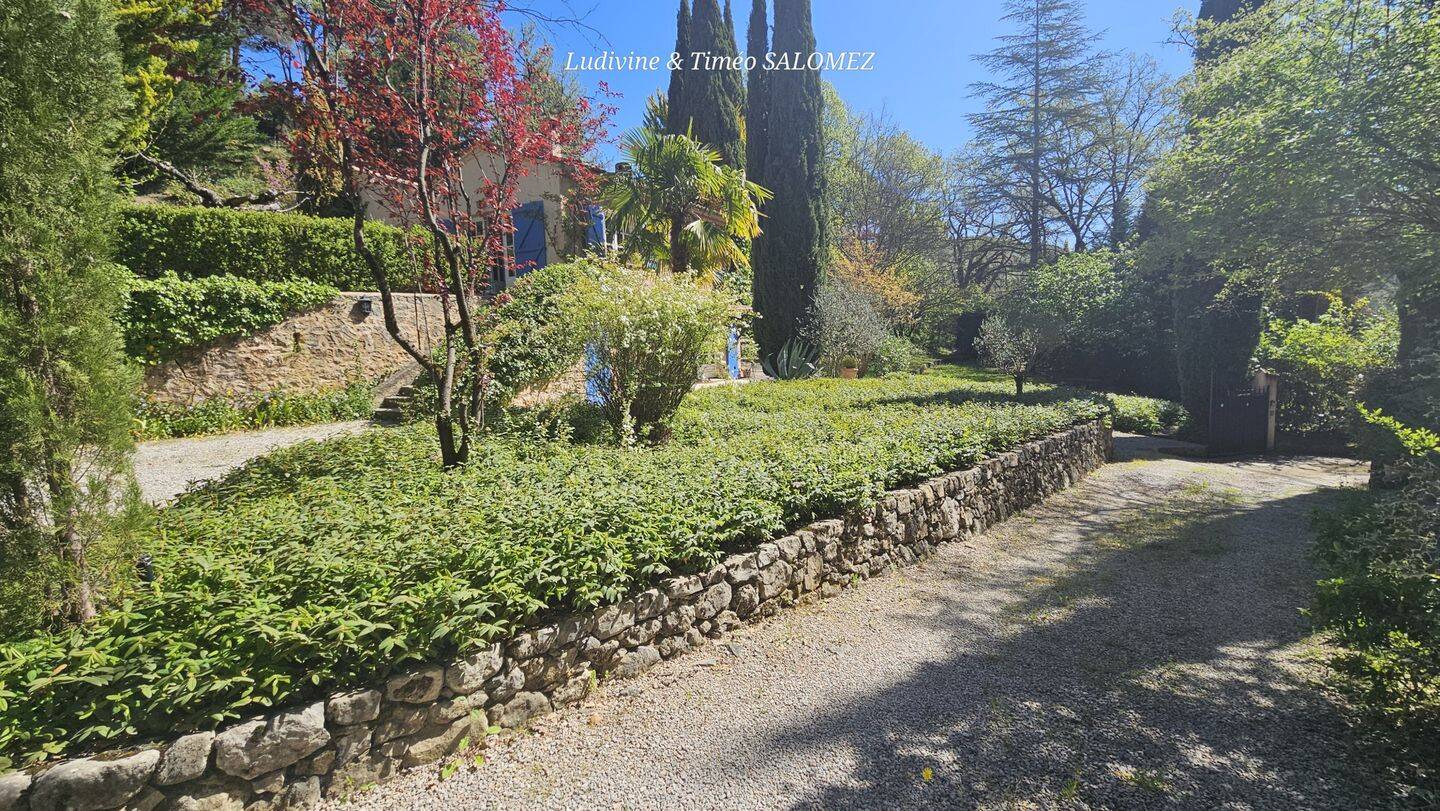 Maison 5 pièces 150 m² · à Montferrat · 150 m² · 500 000 €