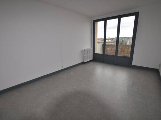 Appartement à louer 600 € 3 pièces 2 chambres 55 m² 3ème étage Bellevue-Charreaux Chalon-sur-Saône 71100