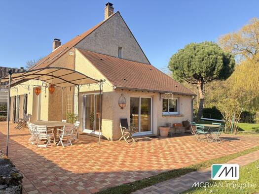 Maison à vendre 597 000 € 8 pièces 6 chambres 210 m² 1 349 m² de terrain La Celle-les-Bordes 78720